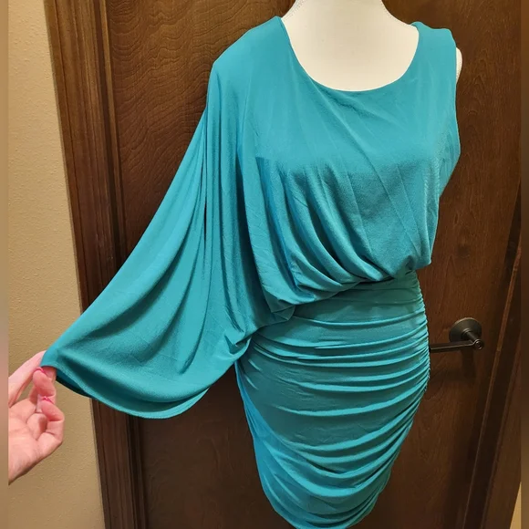 BCBG Elegant Emerald Green Dress NWT - Picture 3 of 11